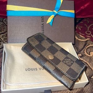 Authentic Louis Vuitton Damier Ebene card & keys holder